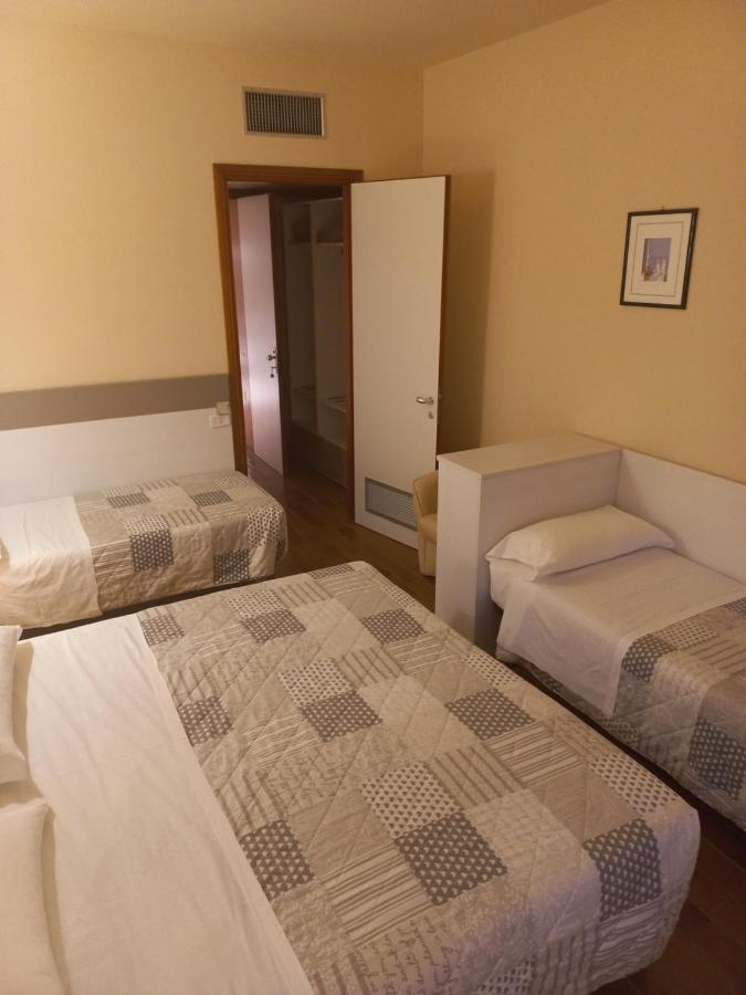 Park Hotel Castel San Pietro Terme Exteriör bild