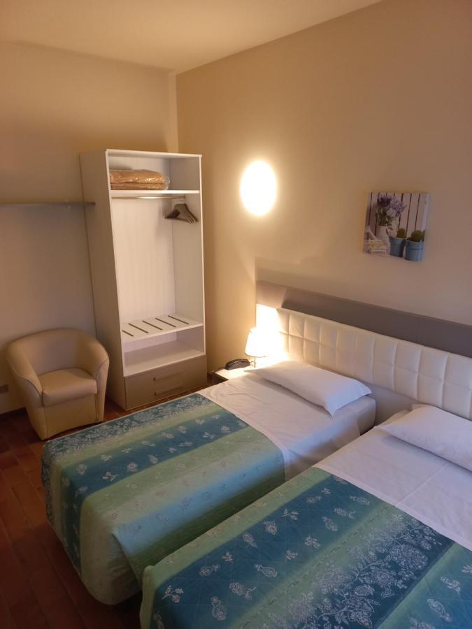 Park Hotel Castel San Pietro Terme Exteriör bild