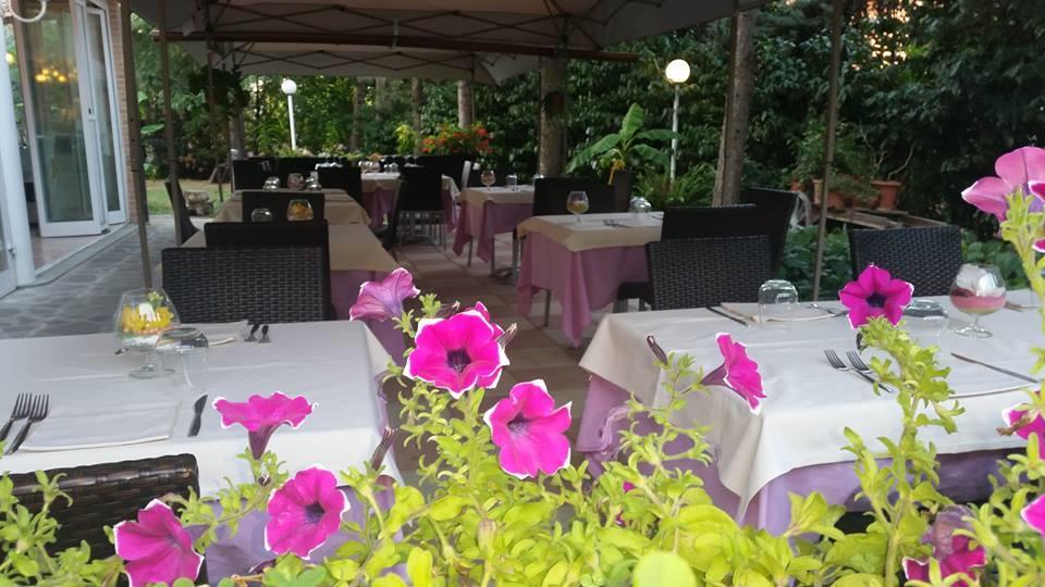 Park Hotel Castel San Pietro Terme Exteriör bild